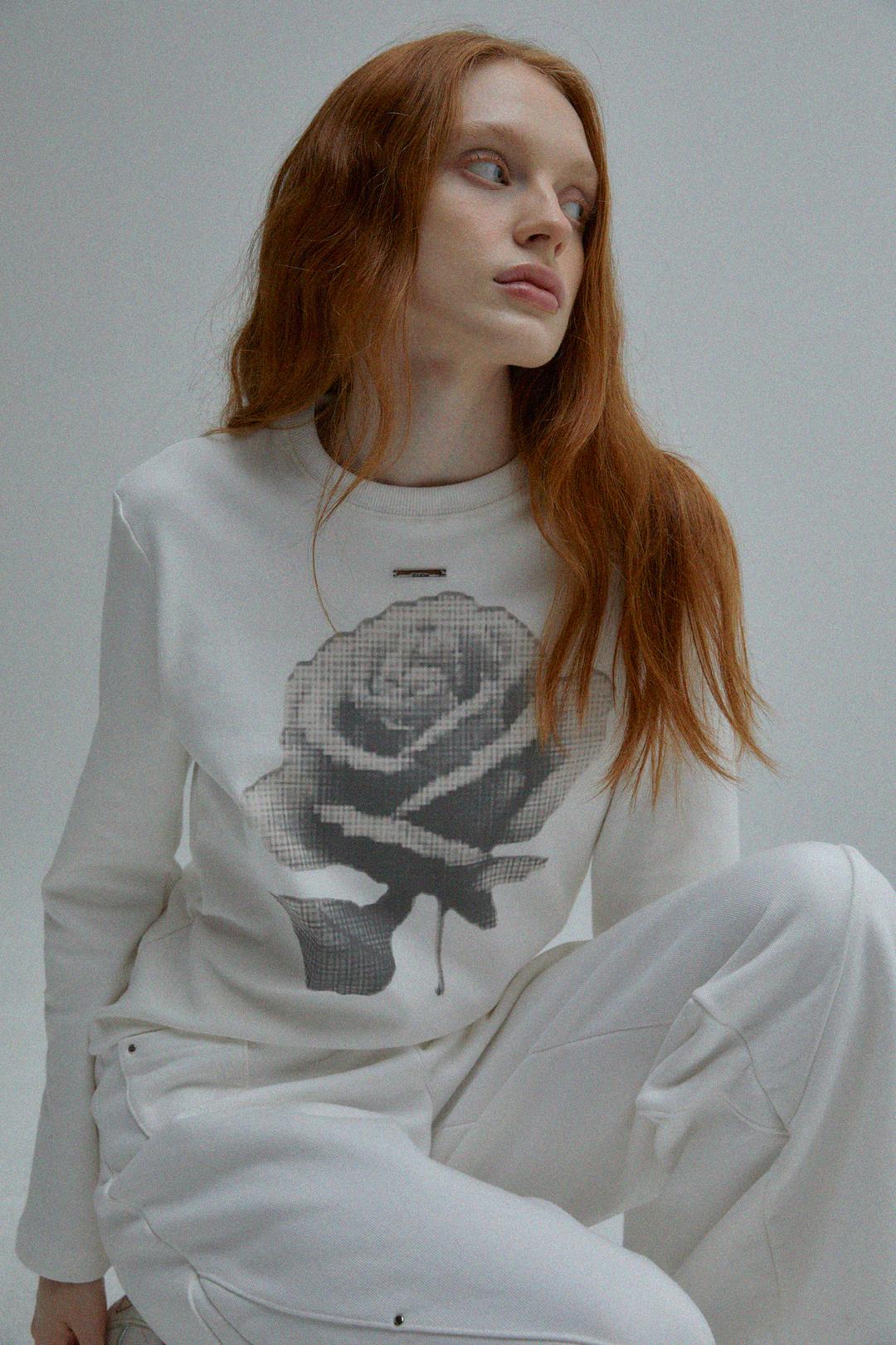 FLOWER SLEEVE T-SHIRT