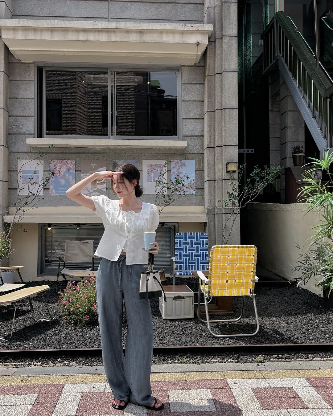 메이빈스 뮤레 퍼프 블라우스(여름블라우스 반팔블라우스 하객룩 블라우스 여름하객룩블라우스 셔링 퍼프 청순 데이트룩 하객룩 웨딩게스트룩 반팔셔츠 모임룩)