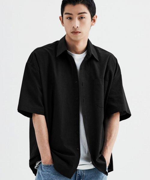 린넨 포켓 오버핏 반팔 셔츠 [블랙]