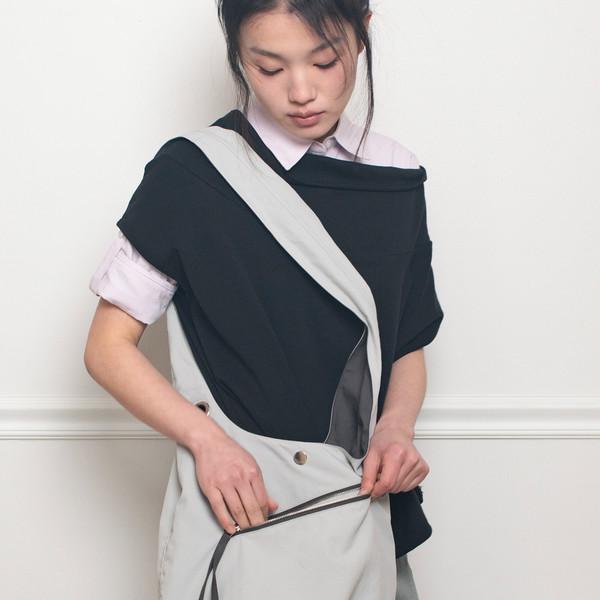 REVERSIBLE POCKET HALF BAG (DEEP GREEN & KHAKI GREY)