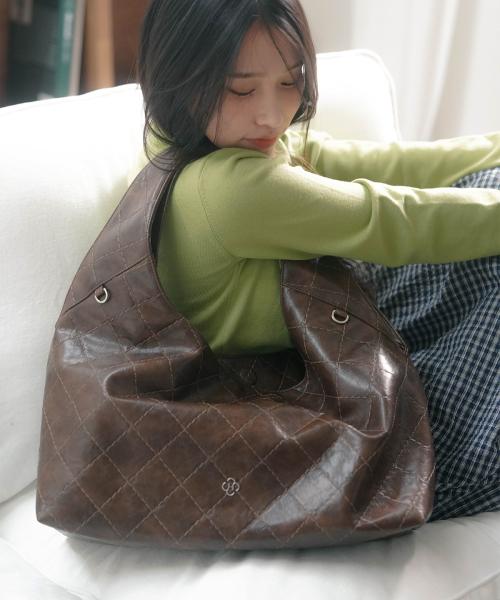 [조수잔X히어리]마고 레더 퀼팅 숄더백_브라운