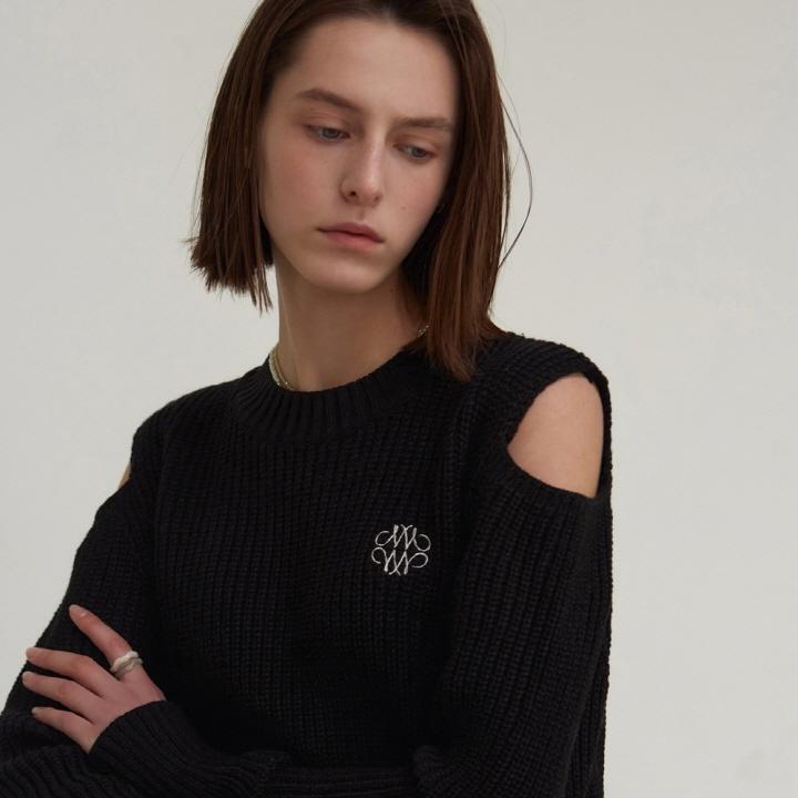 [뉴시즌뉴세일]SHOULDER CUT OUT KNIT_BLACK