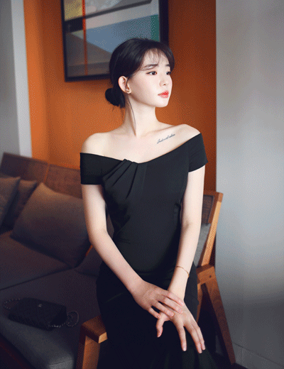 Romantic off shoulder mermaid dress