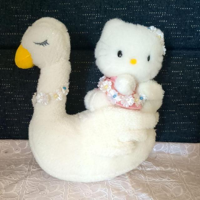【希少★2006年】ハローキティ　ぬいぐるみ　マスコット　フルーツ　桃　サンリオ 希少☆2006年】ハローキティ ぬいぐるみ マスコット フルーツ 桃