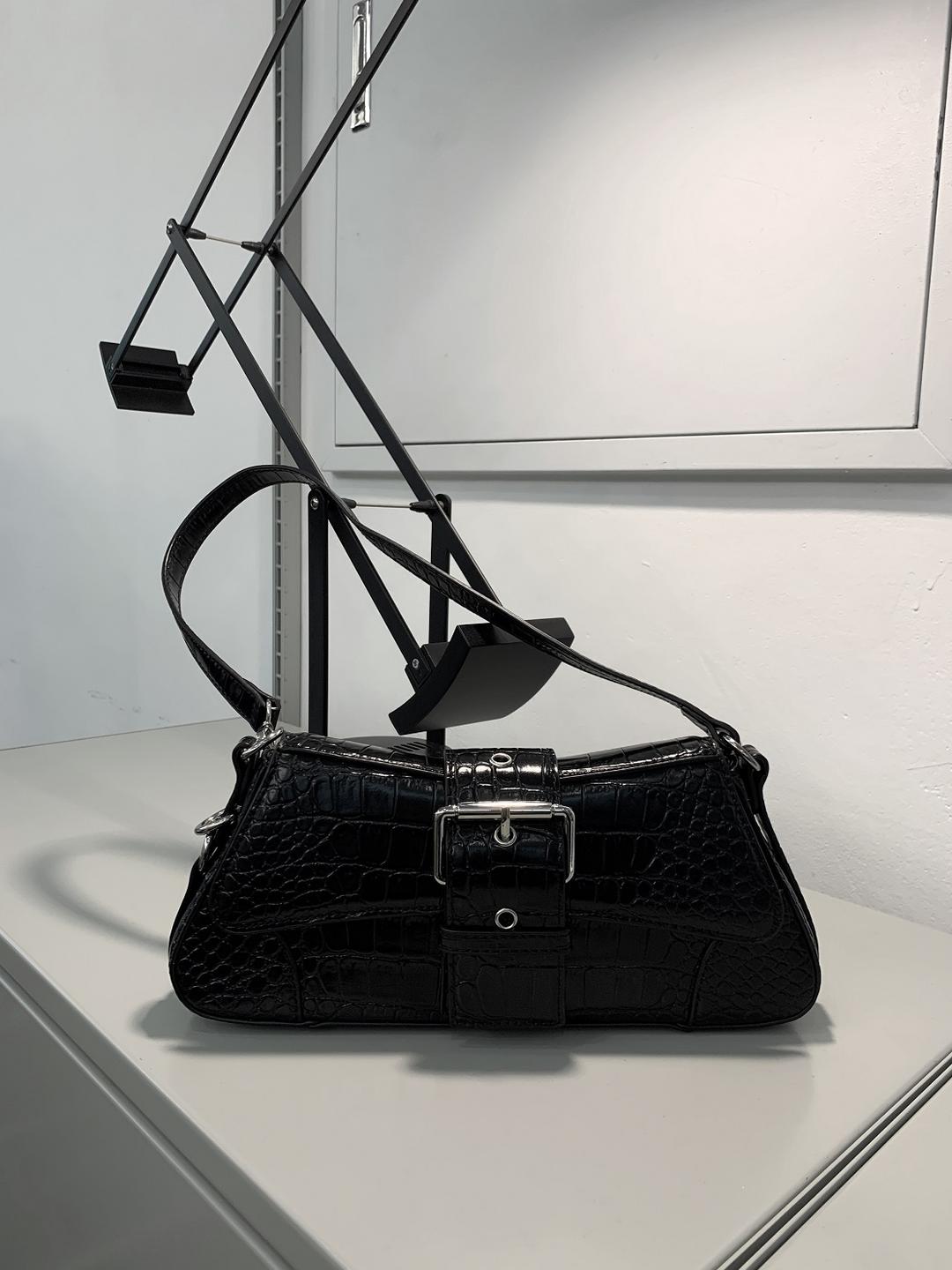 Wani Rin Shoulder Bag