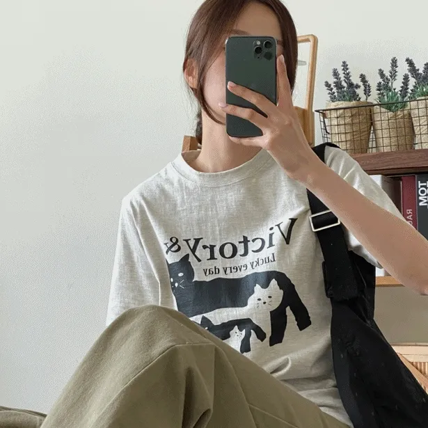 [🧸꾸안꾸/귀여움주의!] 빅토리 캣 반팔 티셔츠 4color