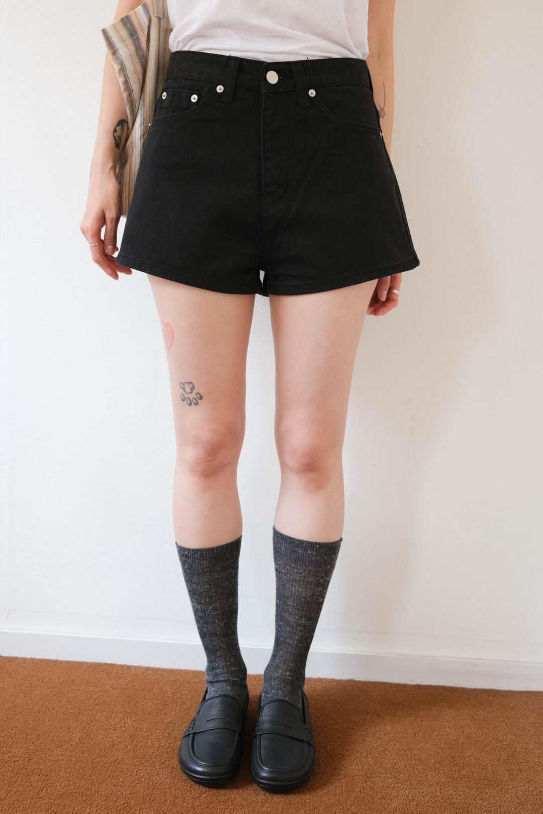 Essential A-line shorts (2col)