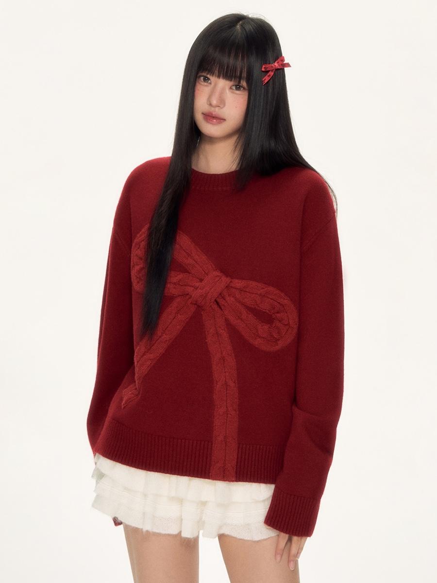 Weekendhub Ribbon Emblem Soft Knit Sweater