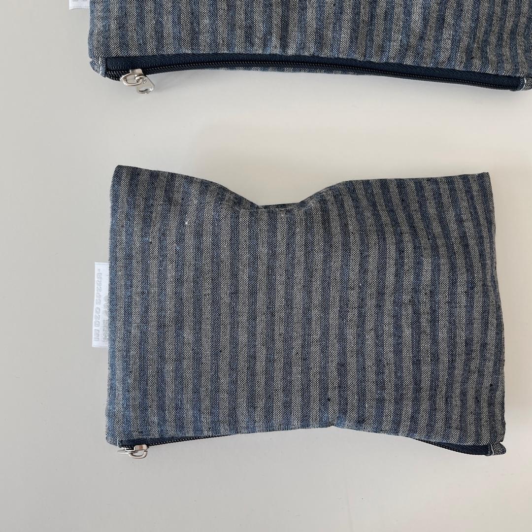 아이언그레이 스트라이프 파우치