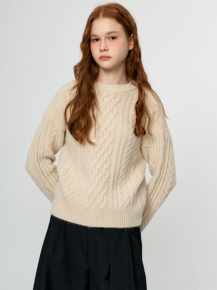 Round Neck Fisherman Sweater_Light Beige