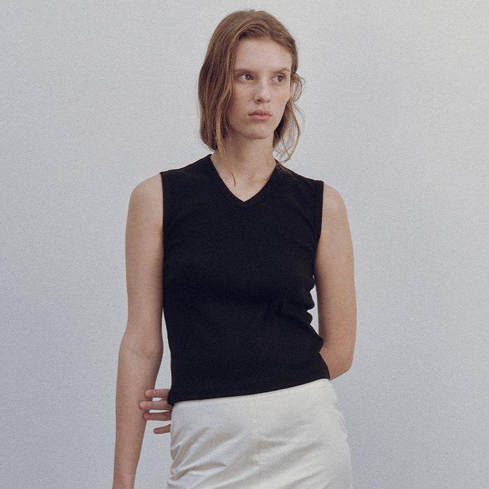 90s v-neck sleeveless top (Black)
