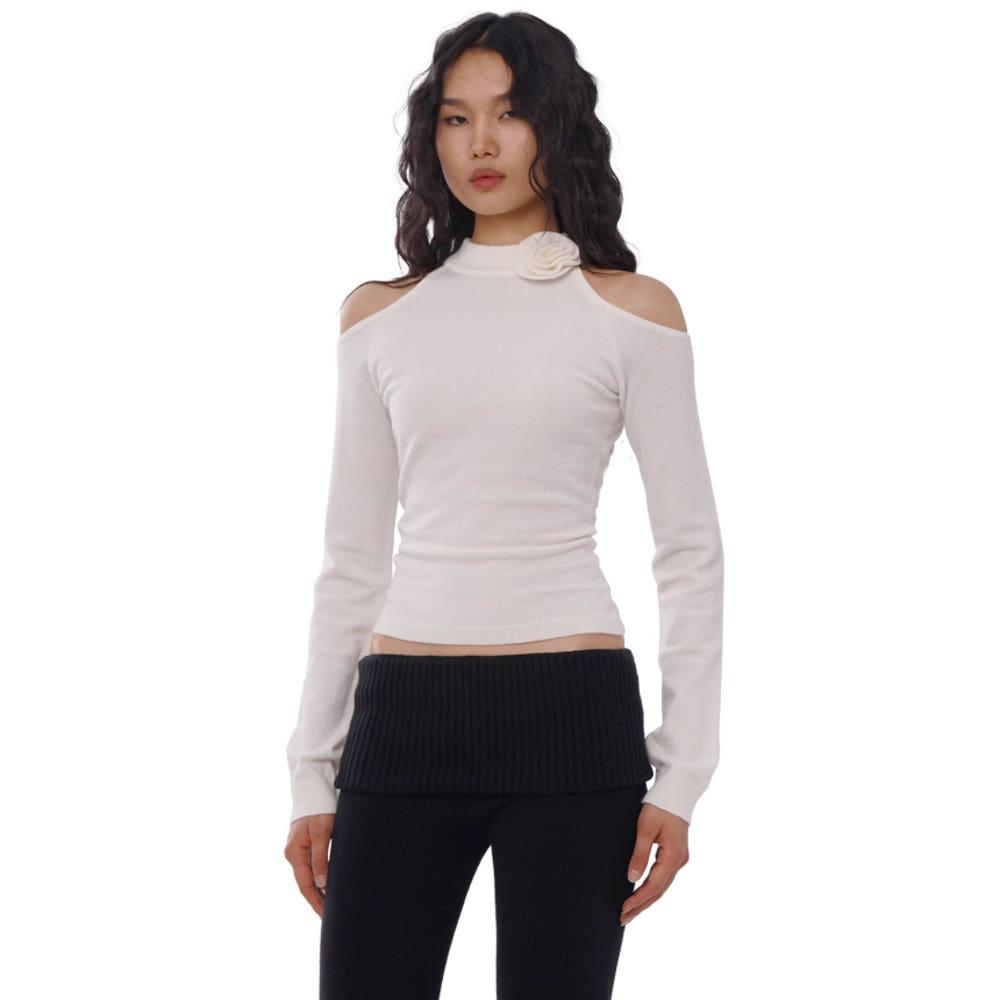 SWEETCHILLING 스위트칠링 니트 플라워 데코 오프숄더 슬림핏 니트 스웨터