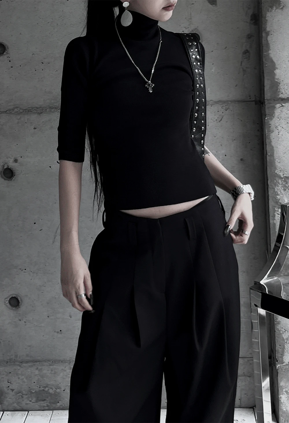 chic three-quarter sleeve knit