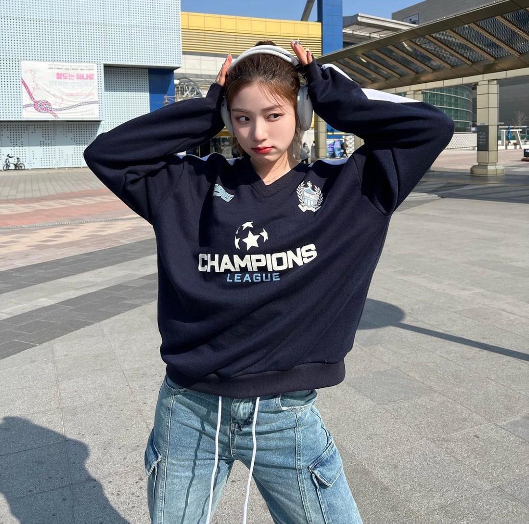 챔피언스리그 브이넥 맨투맨