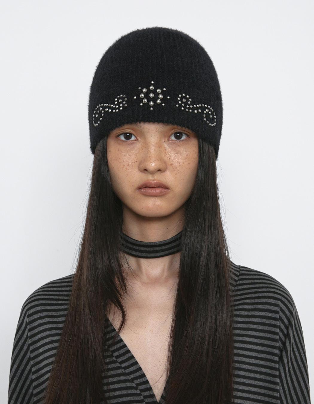 12/19 발송 ORNAMENT FAUX ANGORA BEANIE, BLACK