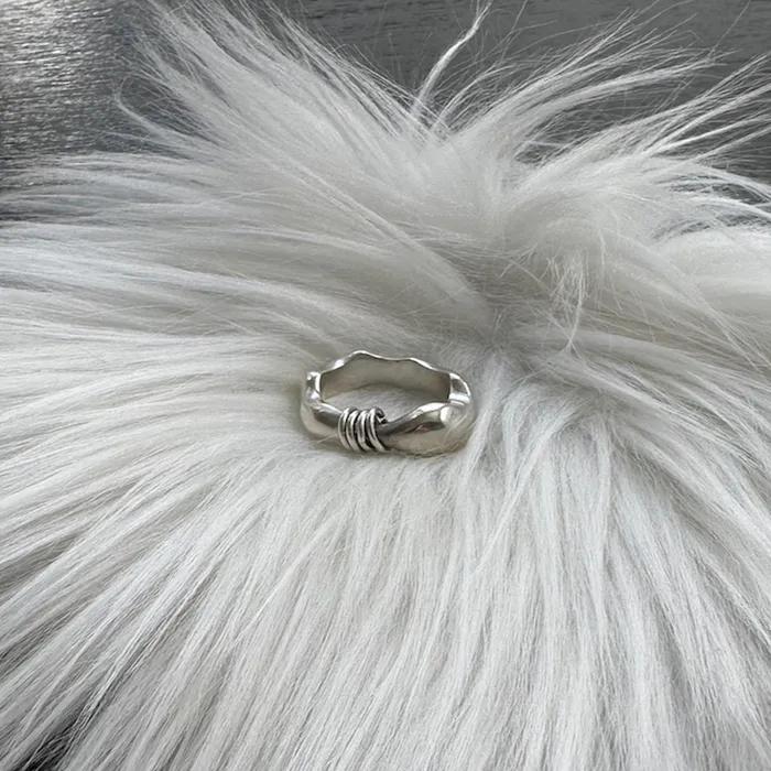 Curved Ring with layered chain