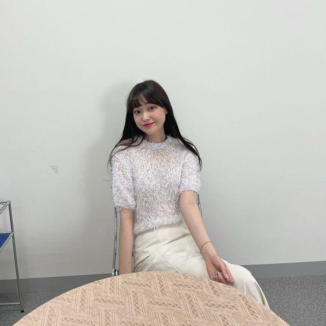 [트렌디/러블리] 레인보우 팝콘 퍼프 라운드 반팔 니트