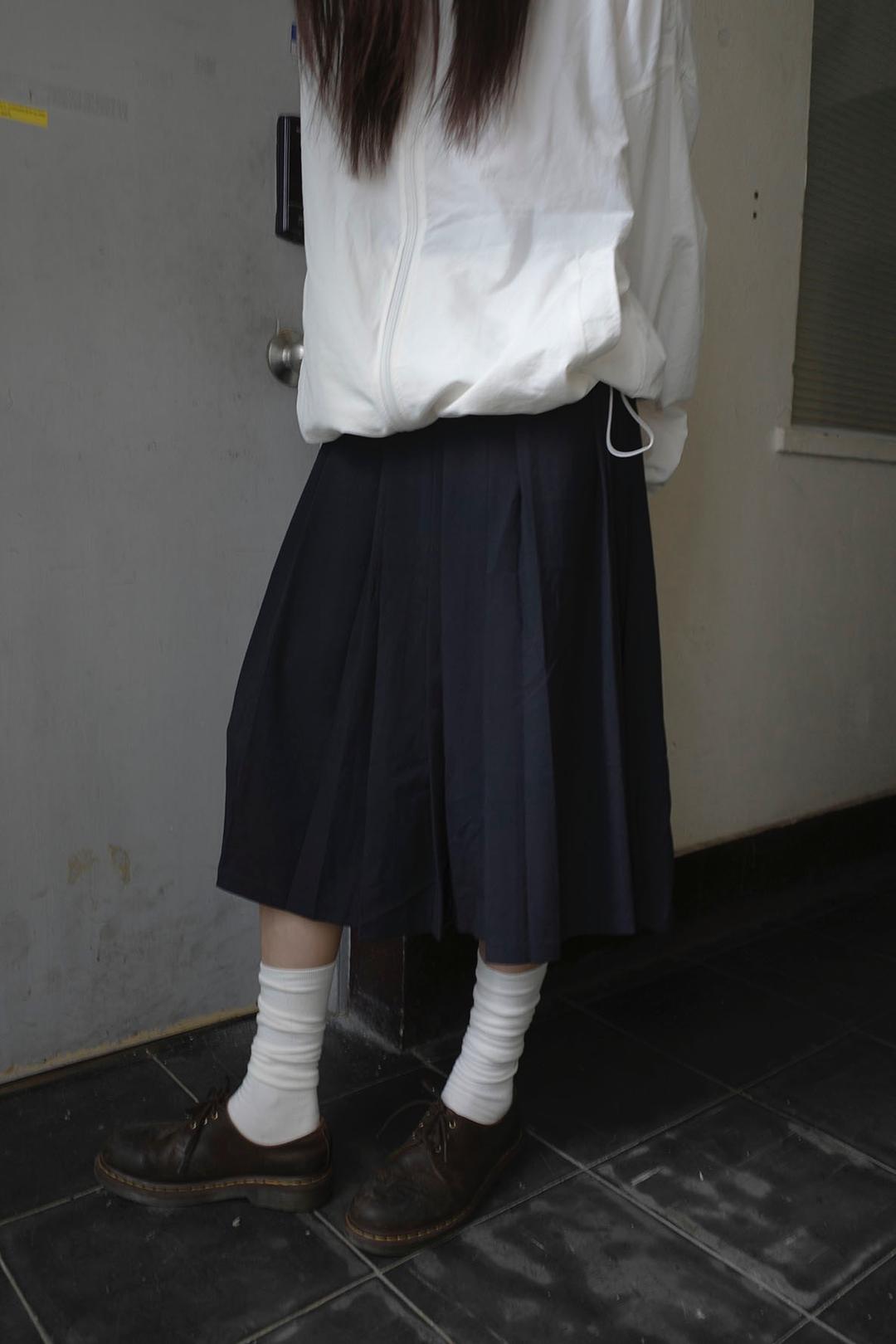 OLD LONG PLEATS SKIRT (DARK NAVY)