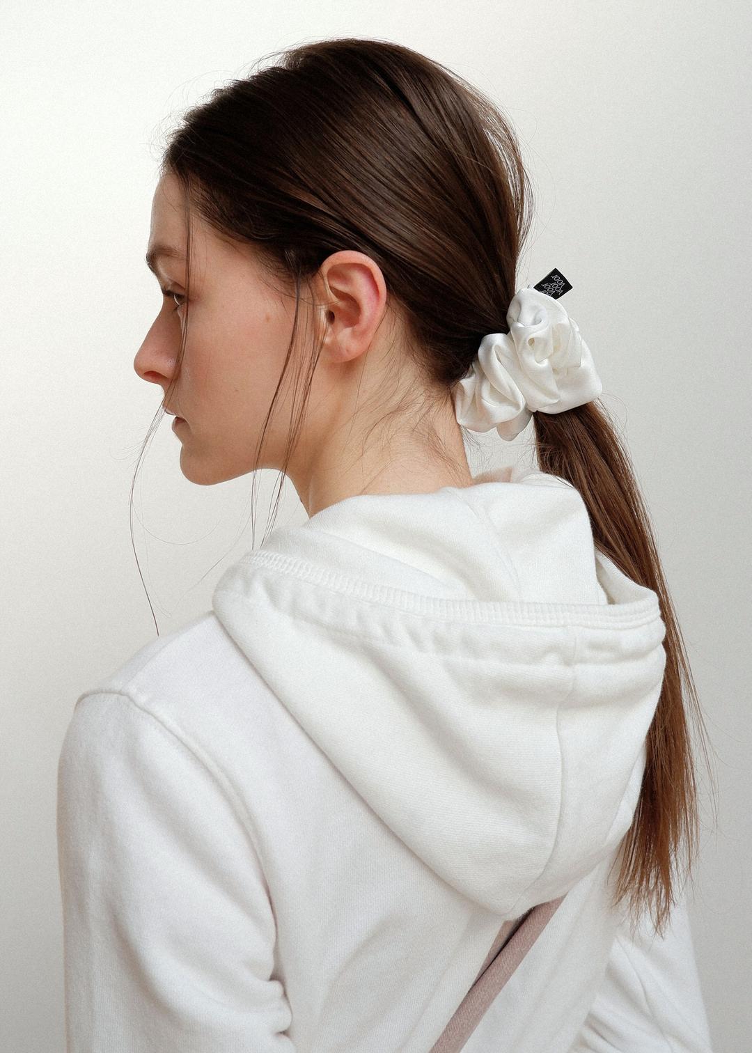 Basic Silky Scrunchie_White