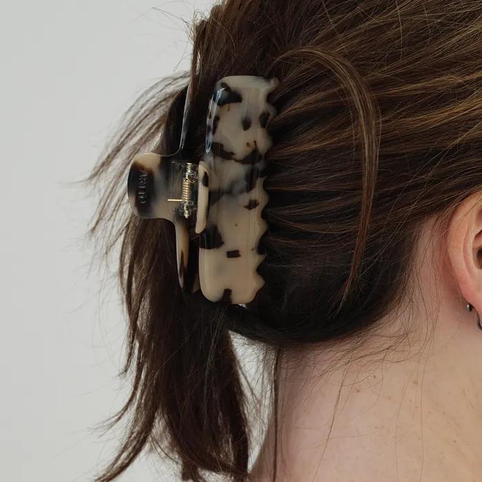 [14th] Claw Clip_Sand Leopard