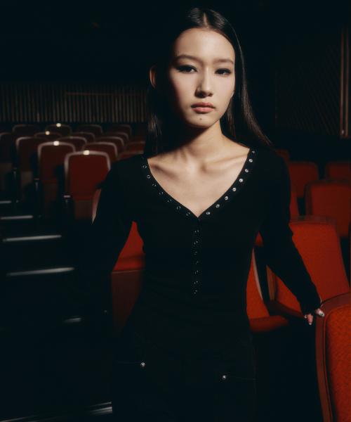 헬레네파리스(HELENE PARIS)  스냅 네크라인 롱 슬리브 [블랙] - 사이즈 & 후기 | 무신사