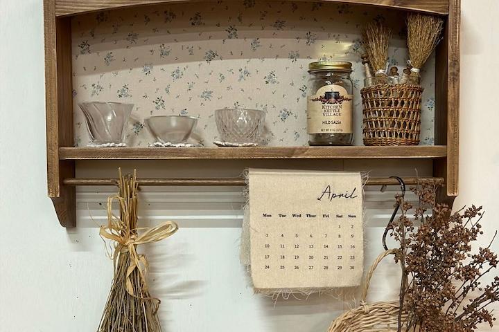 [5%쿠폰] 잔꽃무늬 빈티지 벽걸이선반 엔틱브라운 프렌치 벽선반 벽행거 2size