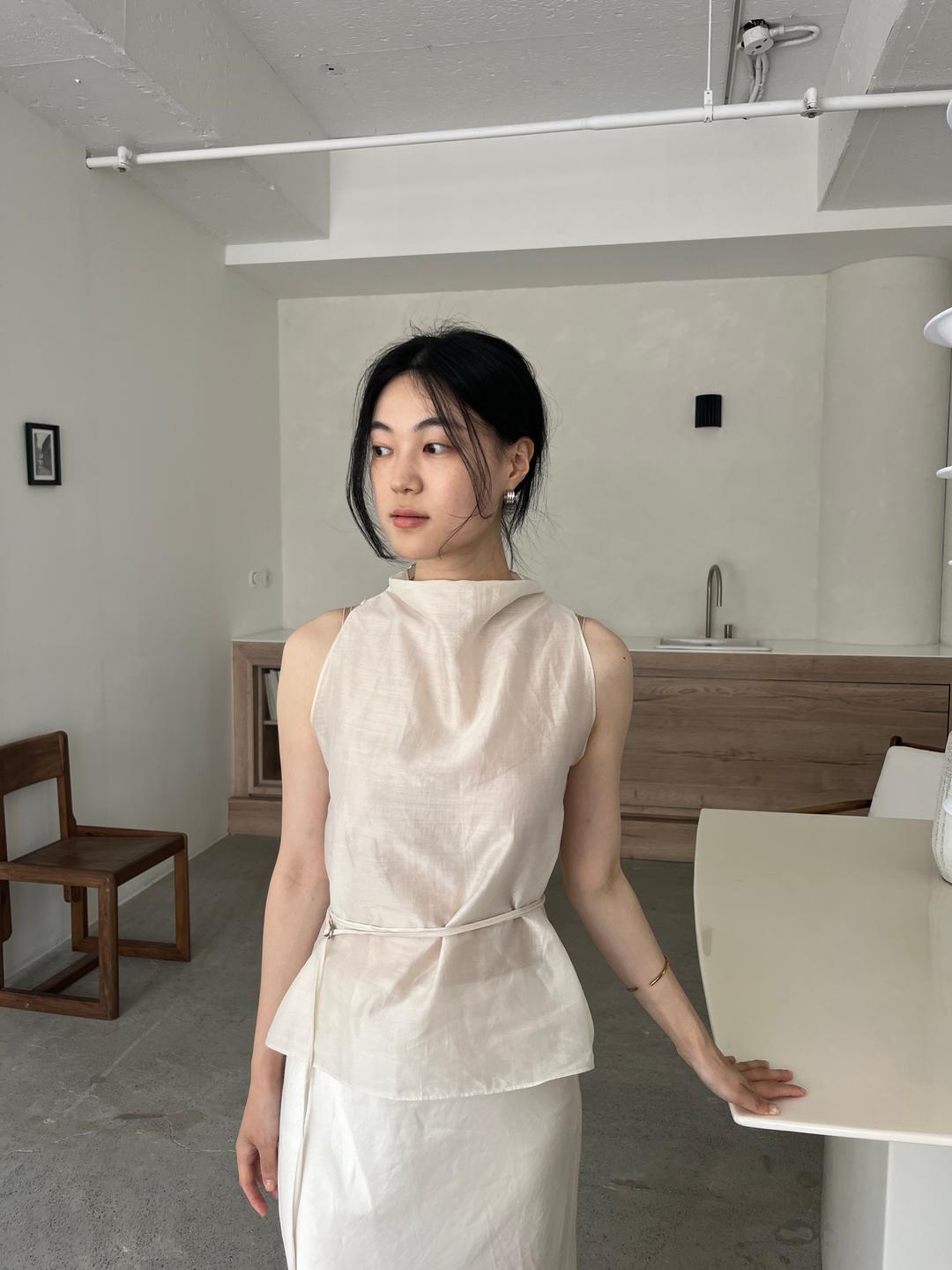 JULETTE HALTER BLOUSE