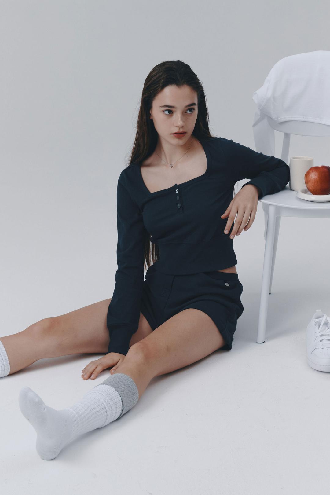 ESSENTIAL TOP (NAVY) / PRE-ORDER 10/13 출고