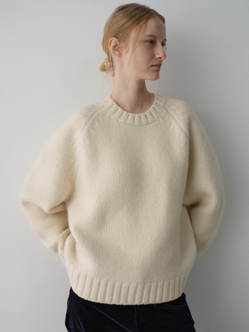 에센셜 래글런 니트_ivory