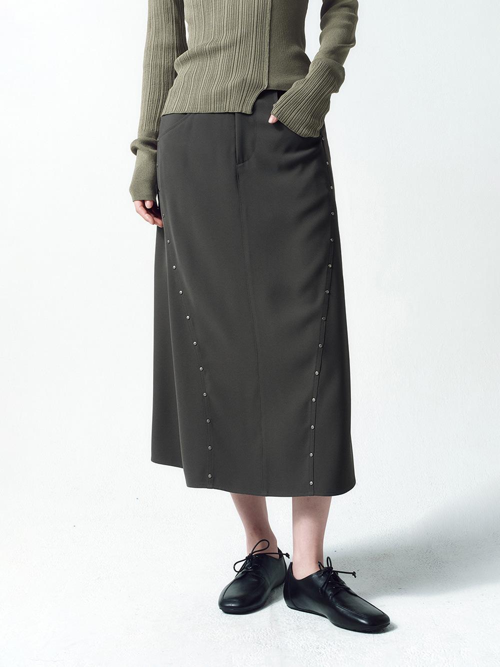 커브드 스터드 스커트 CHARCOAL