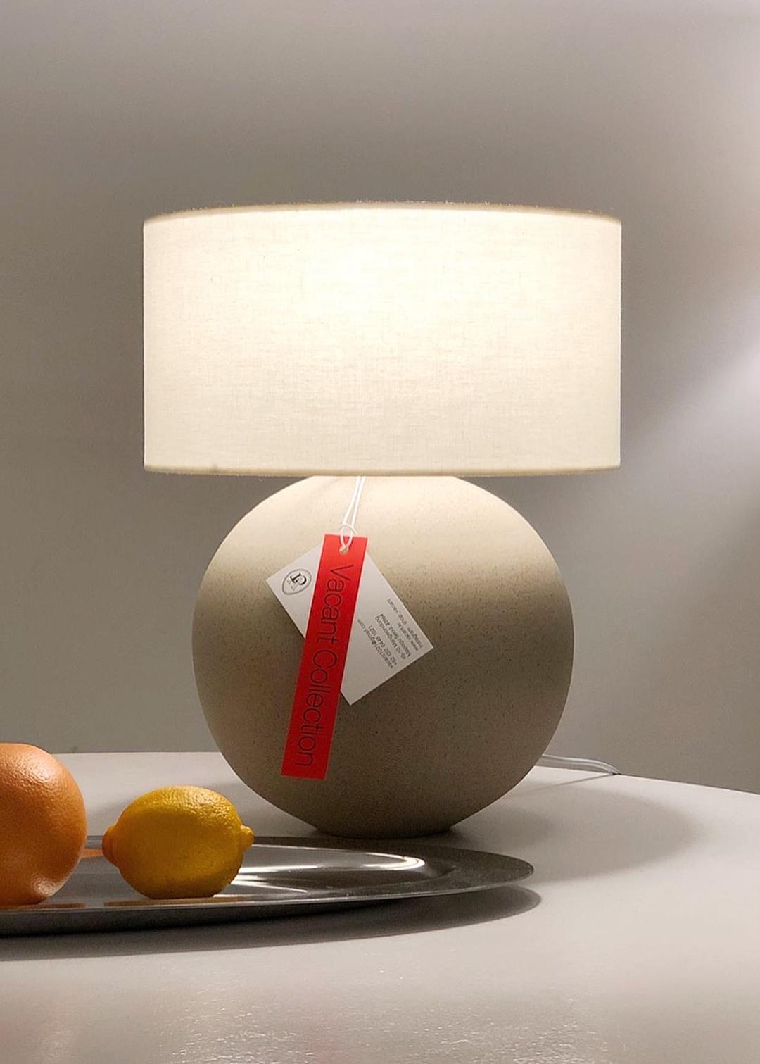 VACANT LAMP 002 [LARGE]