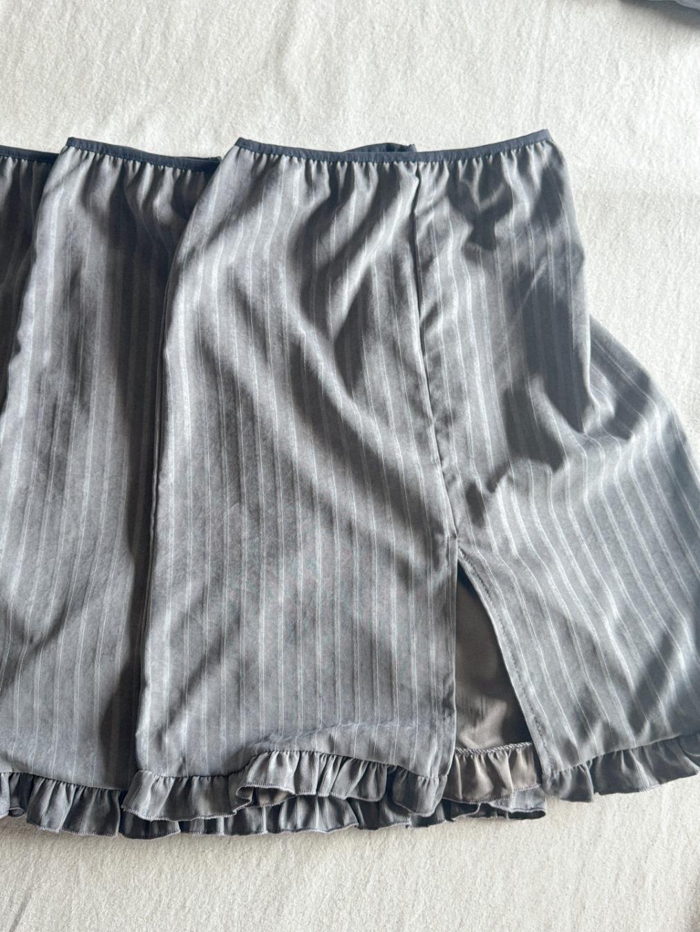 pinstripe ruffle midi skirt y0037