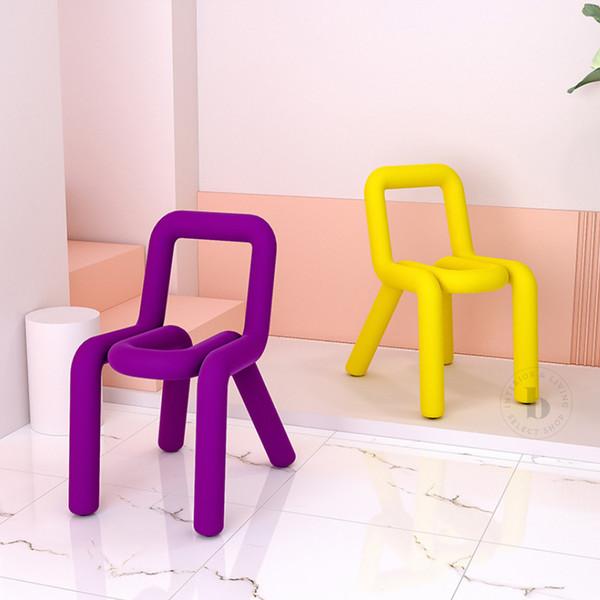 [비스포크] 무스타슈 볼드 디자인 체어