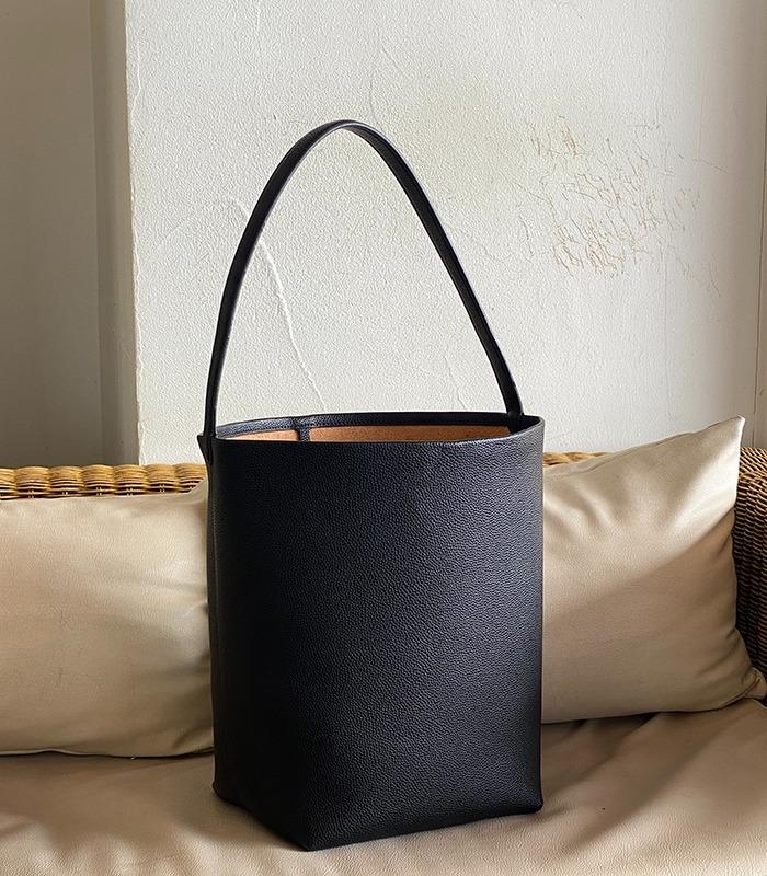 드레스코드에이치디 [당일출고] 천연 소가죽 원통 숄더백 파크백 보부상가방 (빅 버킷·노트북 겸용)