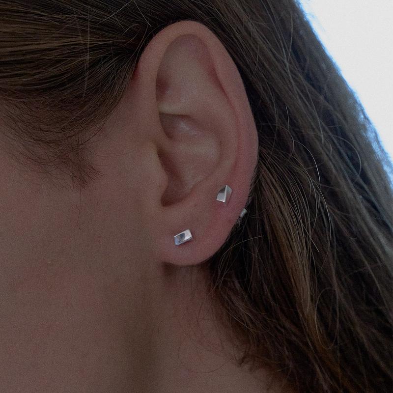 SIE-STC 트위스트 실버 큐브 귀걸이