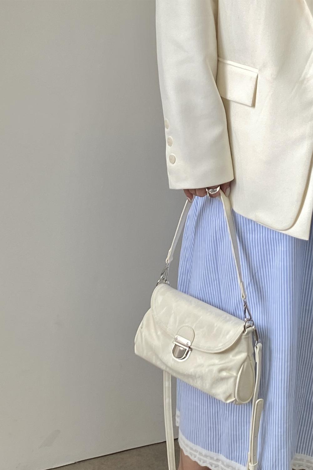 아델리스 Indra Pusan Bag - White