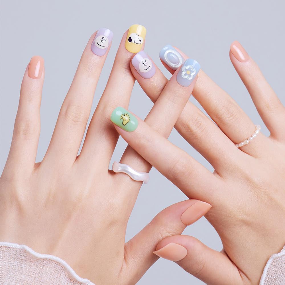 데싱디바 [데싱디바 X 피너츠] 데싱디바 매직프레스 밀키 스누피 (레귤러 라운드) 네일팁