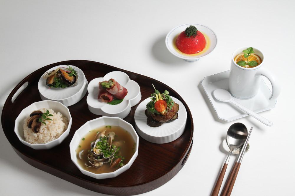 백자 1인 세트 구성, 김은호