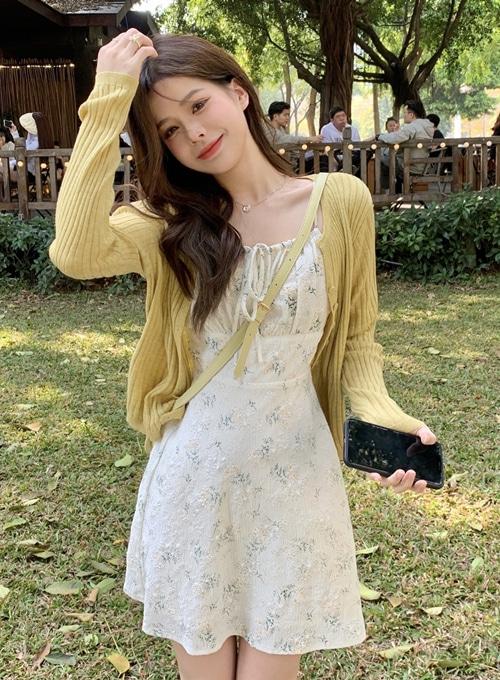 [세트]여름 플라워 무늬 슬림핏 A라인 라운드넥 민소매 끈나시 원피스 & 긴소매 루즈핏 골지 무늬 가디건 러블리/데이트룩/데일리룩/벚꽃룩/일상룩/나들이룩