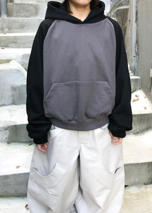 루이 나그랑 배색 크롭 후드티