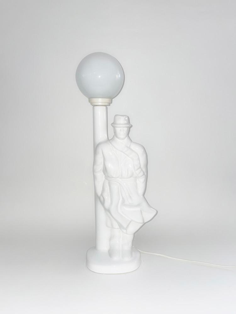 [중고] [빈티지] Product 066 / 세라믹 테이블 램프 Man under the city light table lamp