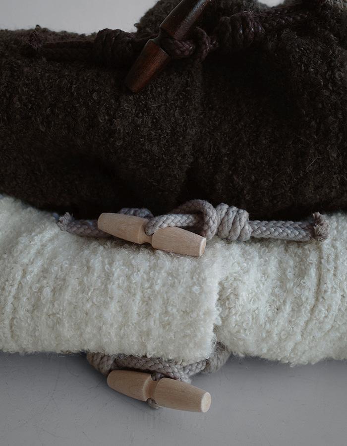 [by LAROOM｜오늘출발] 부클토글가디건