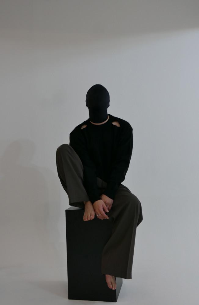 숄더 슬릿 니트