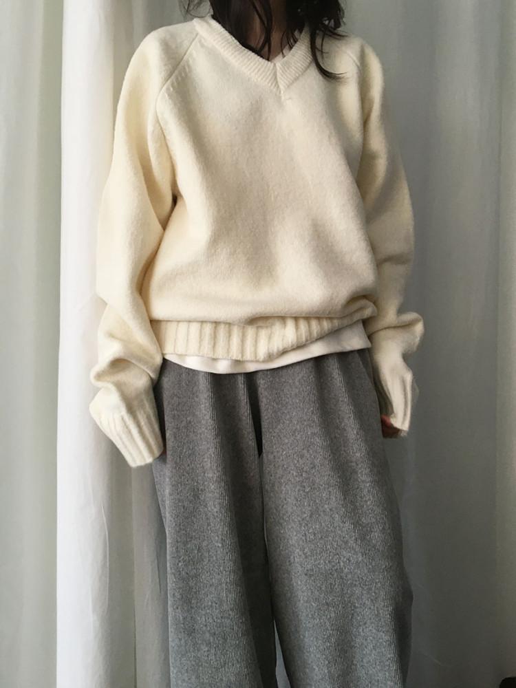 (IVORY) WELLIN KINT 브이넥 컬러 니트