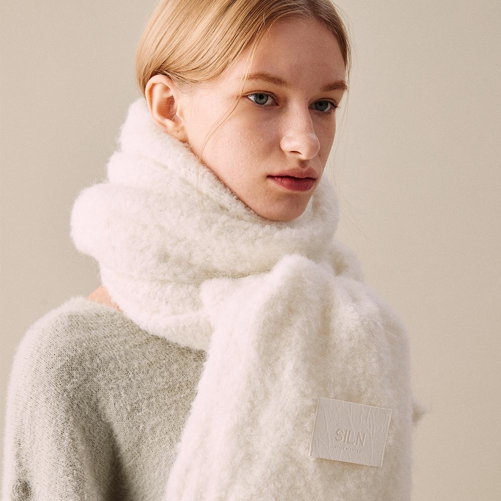 Long cloud boucle knit muffler (IVORY)