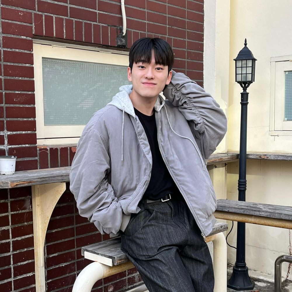 오버핏 투웨이 후드 항공 점퍼