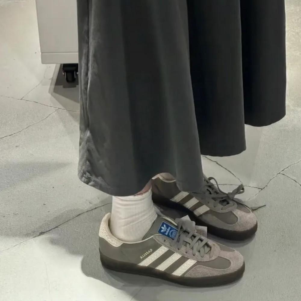 아디다스 오리지널 가젤 인도어 그레이 공용