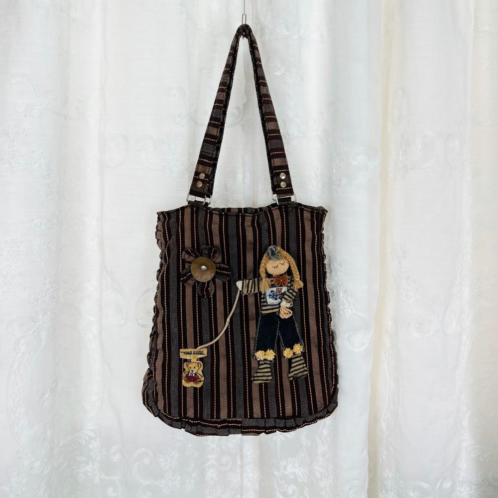 [중고] 1635 핸드메이드 브라운 퀼트 입체 인형가방