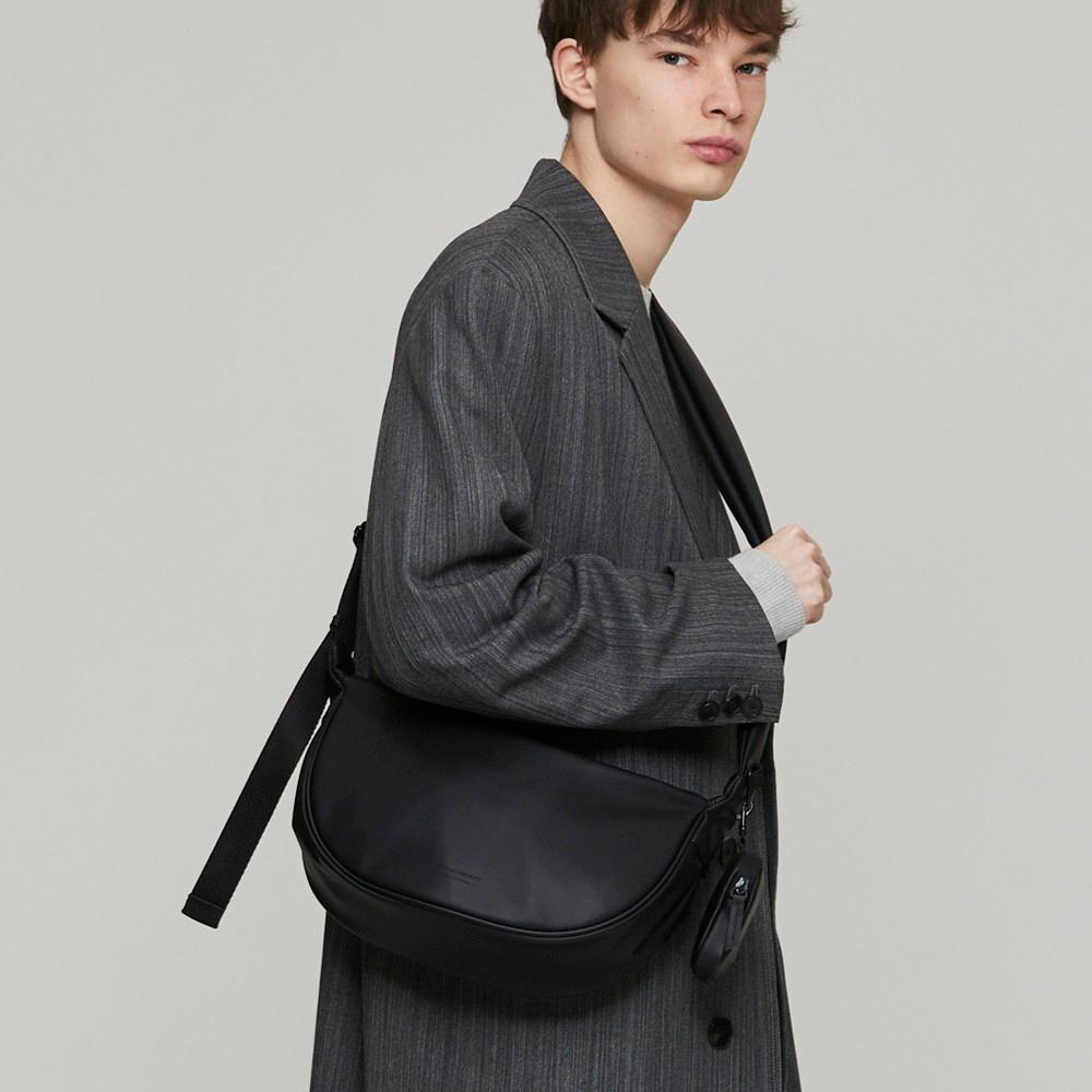 내셔널 퍼블리시티 TACOMA WR 가죽 크로스백 블랙