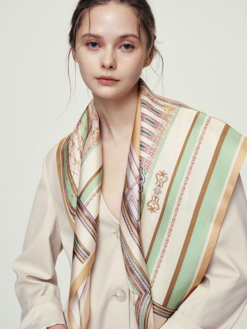 달리아 베이지그린